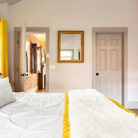2Br Home W Parking Downtown Charm In Full Bloom! Тусон Екстериор снимка
