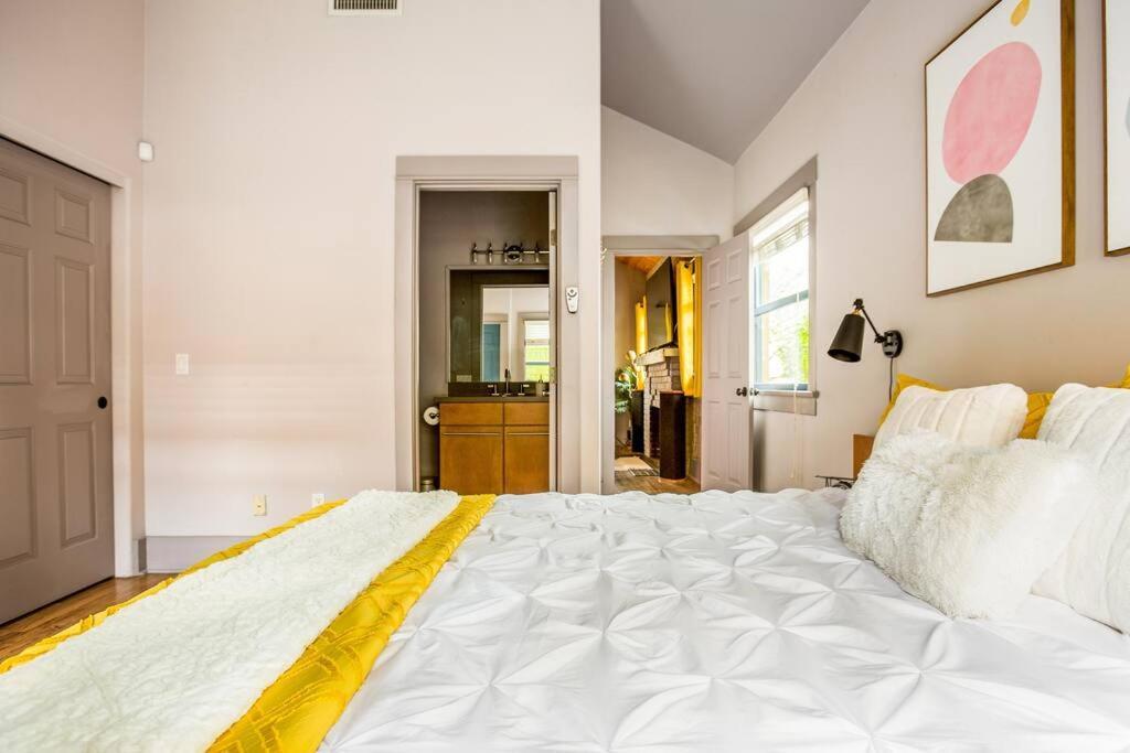 2Br Home W Parking Downtown Charm In Full Bloom! Тусон Екстериор снимка