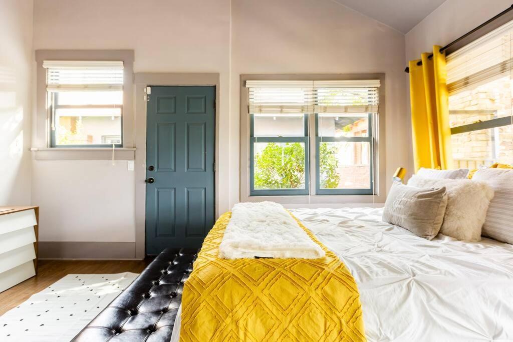 2Br Home W Parking Downtown Charm In Full Bloom! Тусон Екстериор снимка