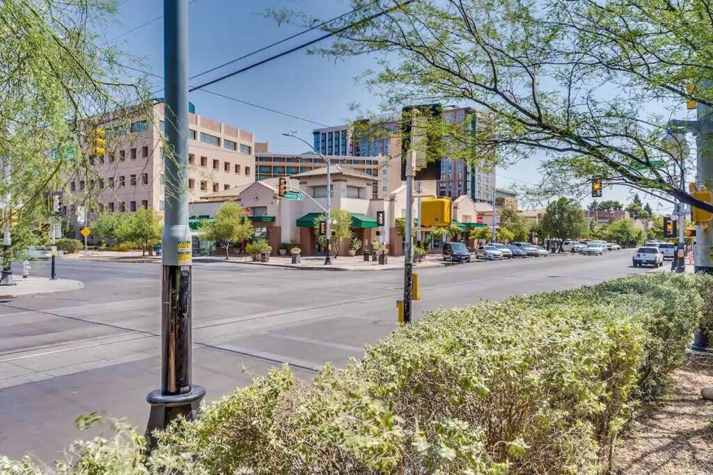 2Br Home W Parking Downtown Charm In Full Bloom! Тусон Екстериор снимка