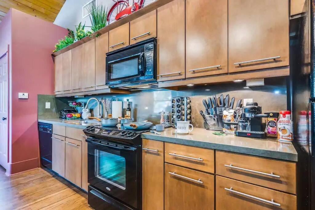 2Br Home W Parking Downtown Charm In Full Bloom! Тусон Екстериор снимка