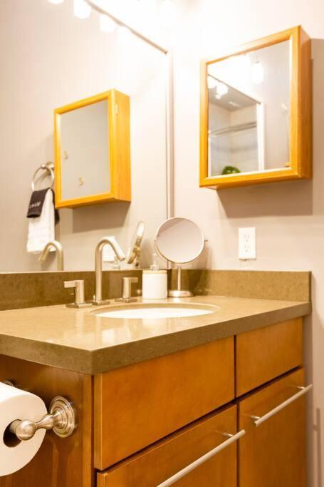 2Br Home W Parking Downtown Charm In Full Bloom! Тусон Екстериор снимка